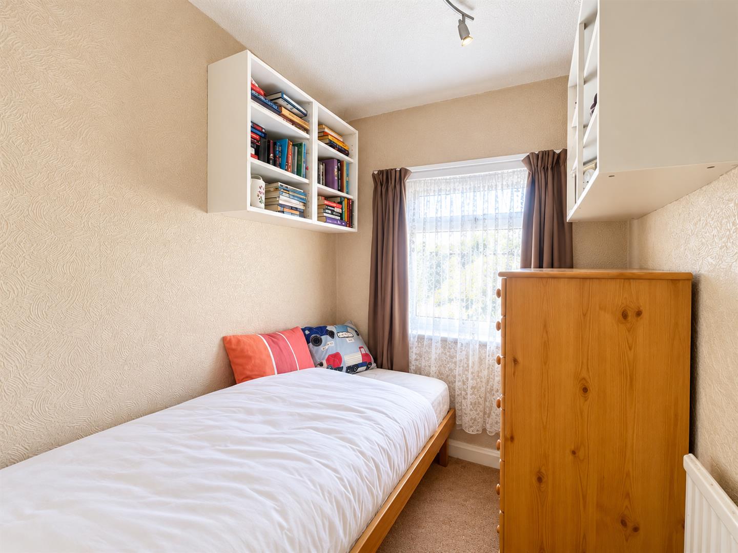 Temple Way, Sutton